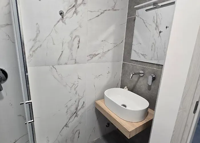 Danito 7 Matrimoniale 150 Passi Dal Centro Affittacamere